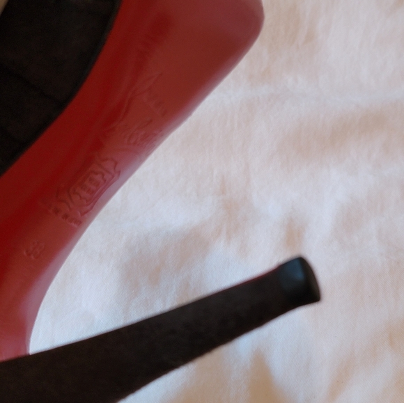 👠Christian Louboutin Suede D'Orsay size 38 like new❣️ - Picture 16 of 17